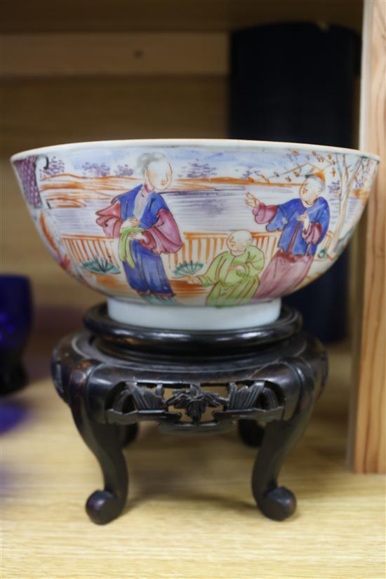 An 18th century Chinese famille rose bowl and wood stand, Diameter 18.5cm, H.8.5cm without stand